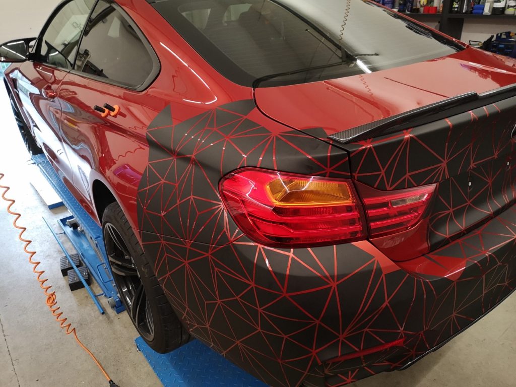 Autofolierung BMW M4 3M Carwrapping matt schwarz