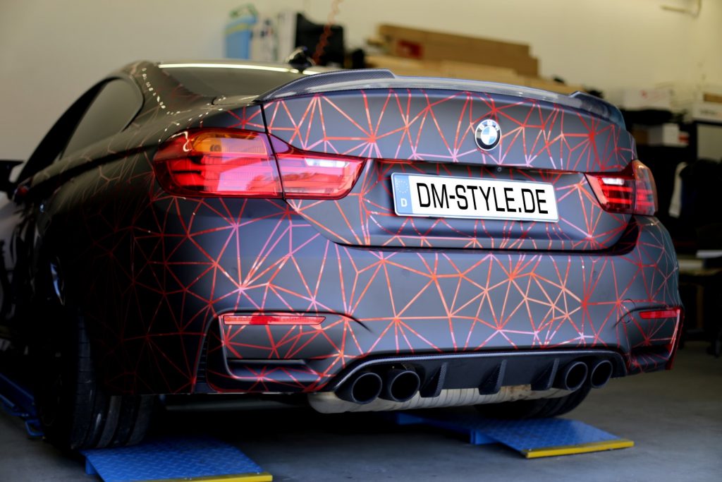 Autofolierung BMW M4 3M Carwrapping matt schwarz "GARAGE-DELUXE"