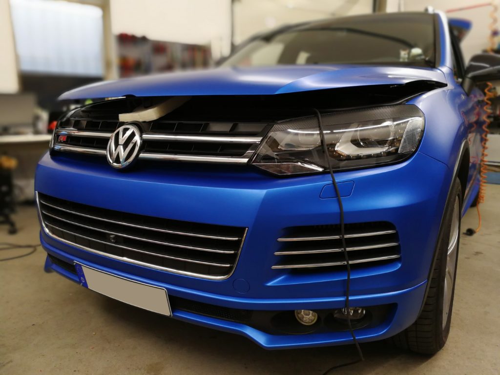 Auto folieren, Auto Folierung, CAR WRAPPING VW TOUAREG 3M 1080 Serie in satin perfect blue